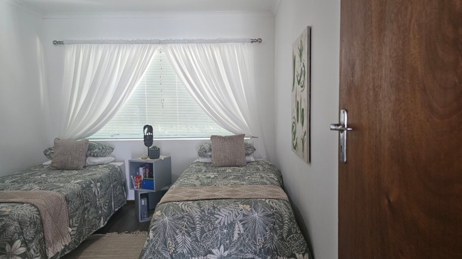 4 Bedroom Property for Sale in Stilbaai Wes Western Cape